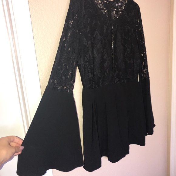 Misguided Lace Romper - Picture 4 of 6